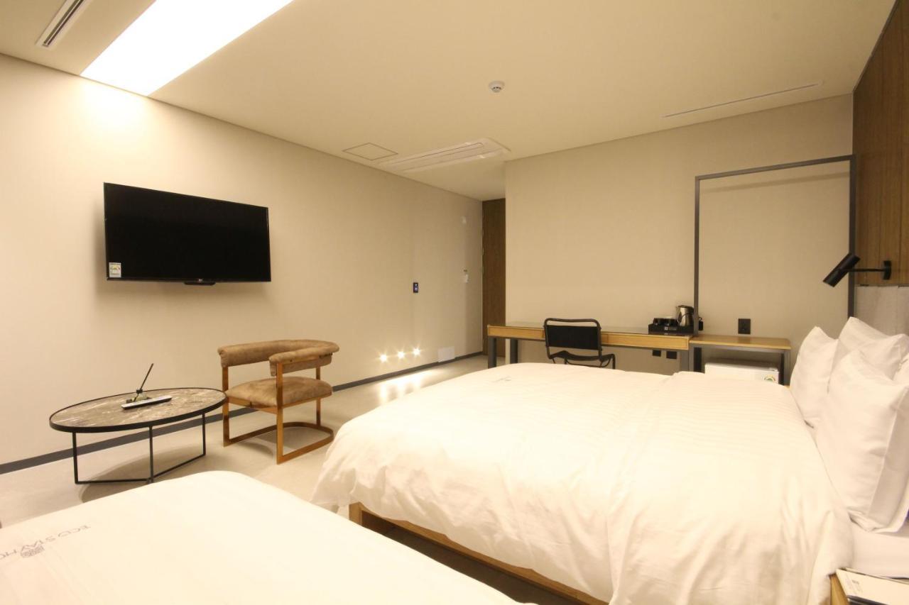 Hotel Eco Stay Jeonju Extérieur photo